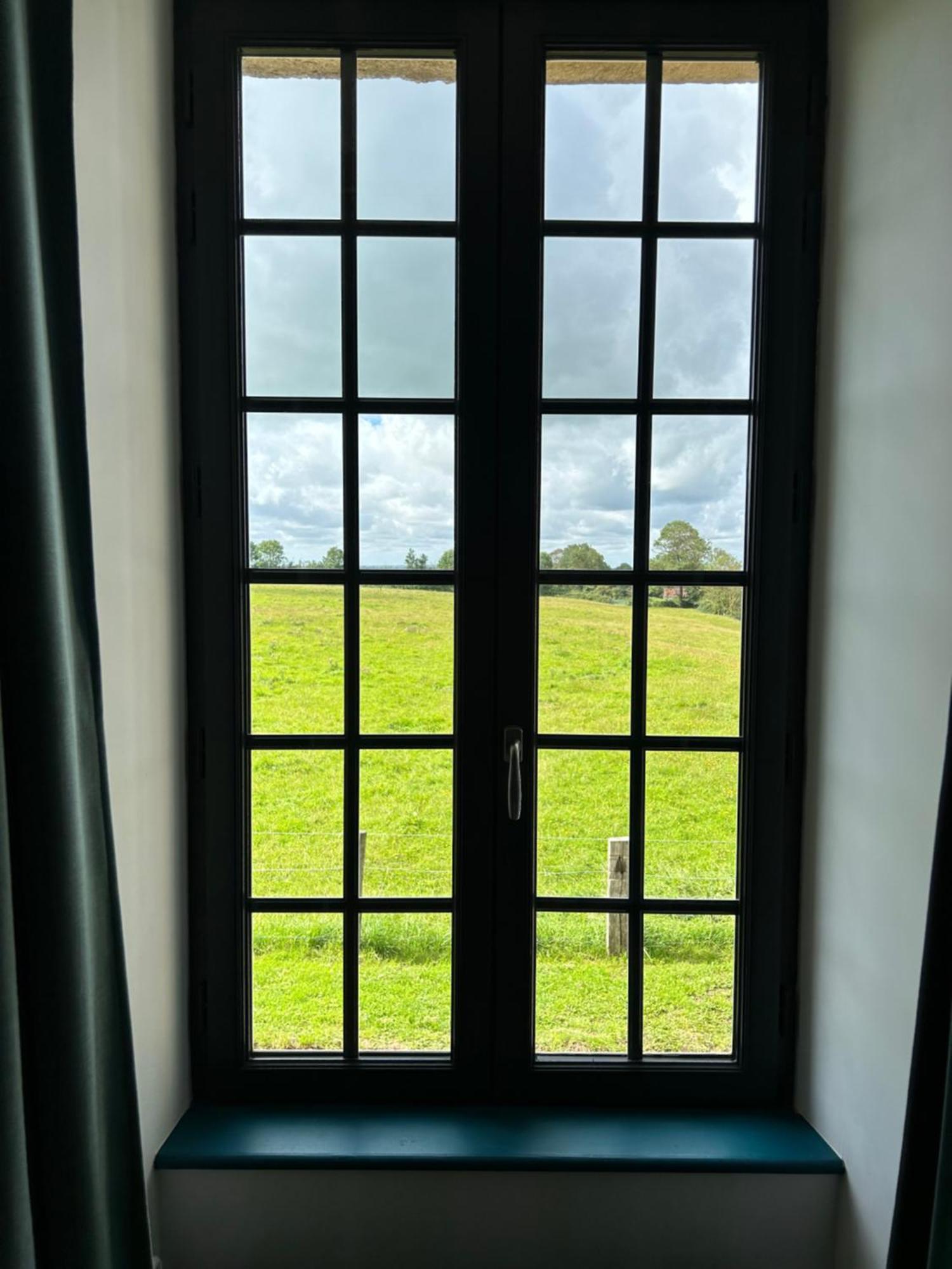 Chateau De Franquetot & D Day Collins Museum Sainte-Mere-Eglise Exterior foto